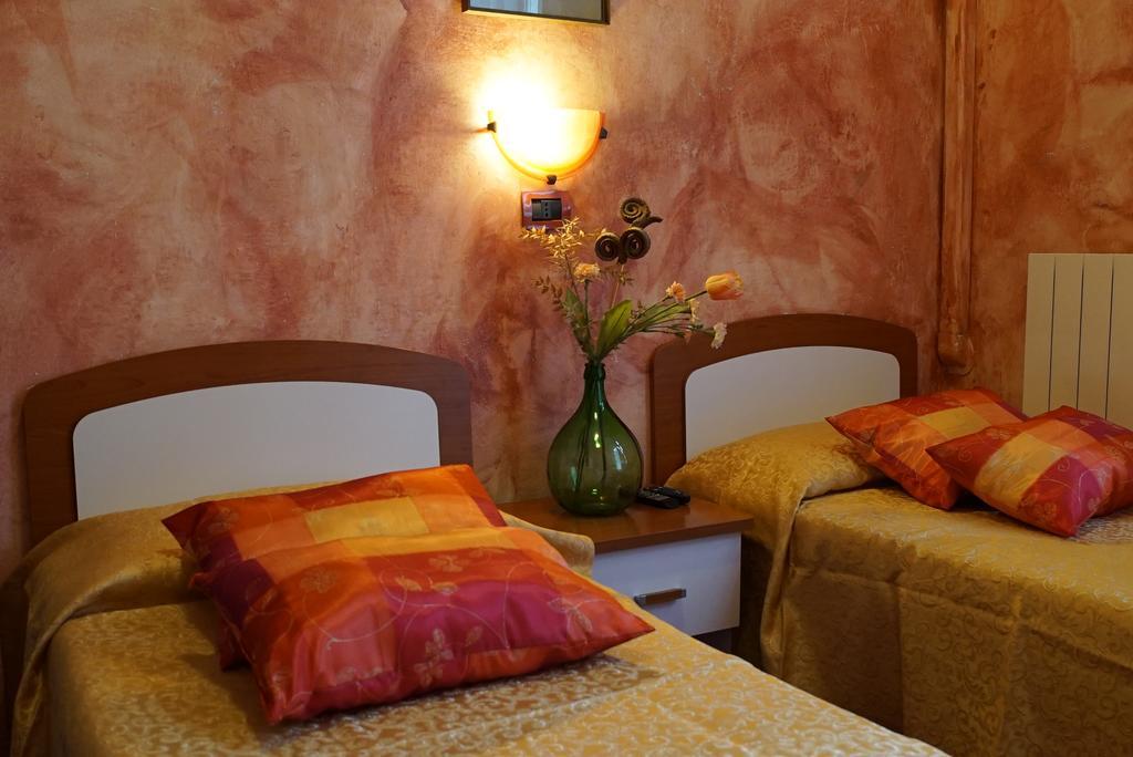 Hotel Buenos Aires モンテカティーニ・テルメ エクステリア 写真